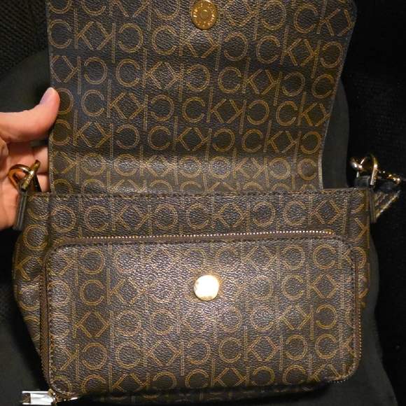 Calvin Klein Garnet Shoulder Bag in Brown and Tan With Pink Front Closure - Picture 5 of 10